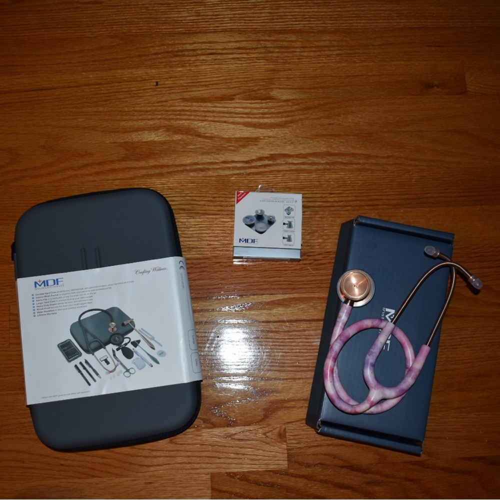 MDF PROCARDIAL TITANIUM STETHOSCOPE ORION NEBULA/ROSE GOLD & accessories